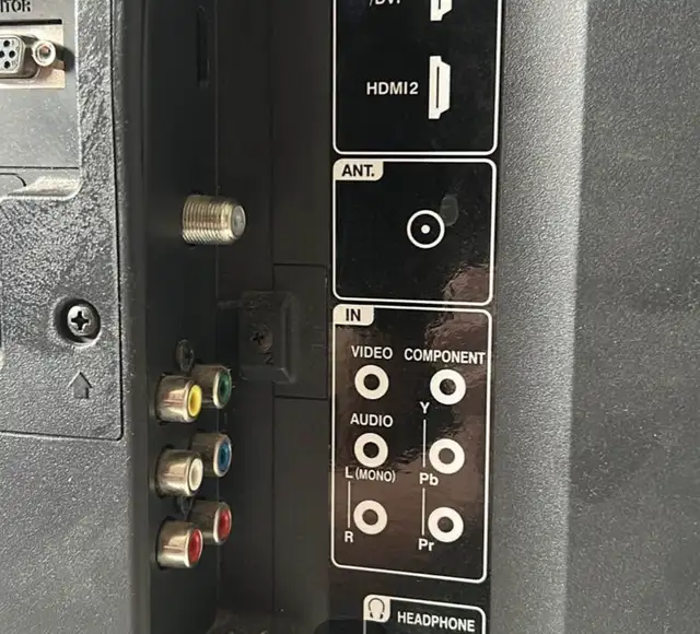 Hitachi 22" Computer Monitor in Monitors in Edmonton - Image 4