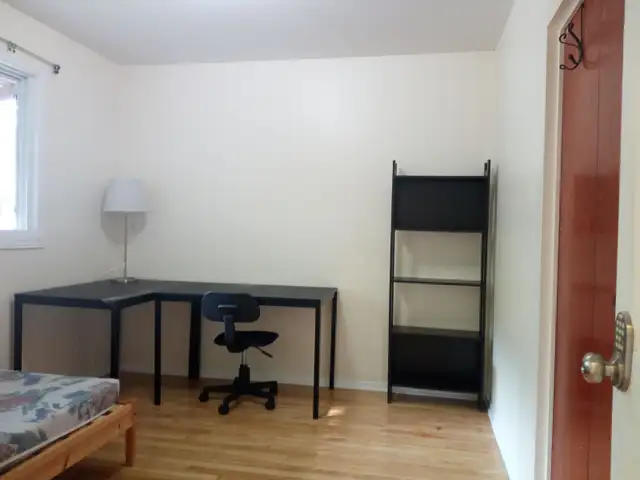 Large 3-bedroom apartment in Meadowlands Dr. near CU and AC