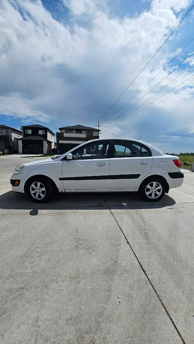 2009 Kia Rio538448220243906561