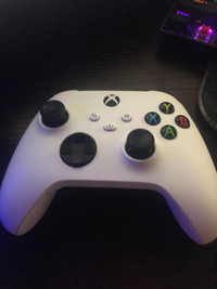 Selling Xbox controller cheaper the online