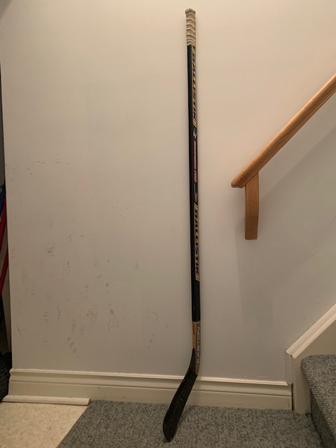 Kid's Hockey Sticks - Right handed blade  (Used Condition) in Hockey in City of Toronto - Image 2