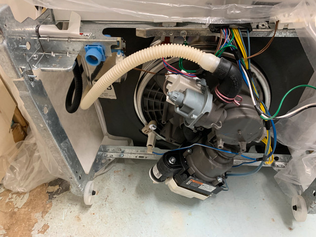 Dishwasher Installation in Appliance Repair & Installation in Markham / York Region - Image 3