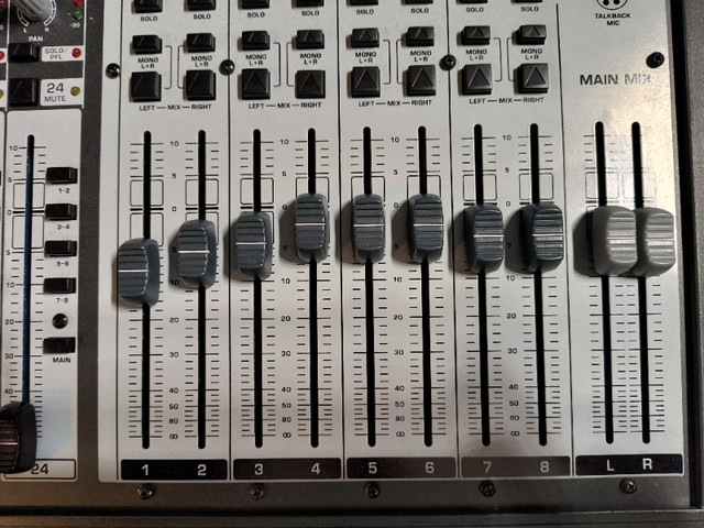 Sonorisation Table de  mixage dans Équipement pour DJ et sonorisation  à Sherbrooke - Image 4