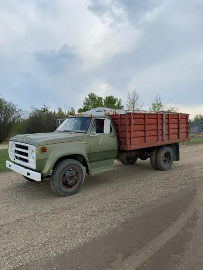 Selling an old dodge 500 grain truck with box. Box is in decent condition still and could for sure b...
