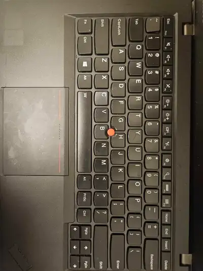 Selling Lenovo ThinkPad t440 good condition, working perfectly fine Core i5 7th Generation 8gb RAM 1...