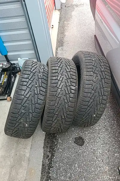 255 60 R18 NOKIAN NORDMAN 7 SUV WINTER TIRES (ONLY 3*) GREAT CONDITION NO CRACKS OR PUNCTURES. 12/32...