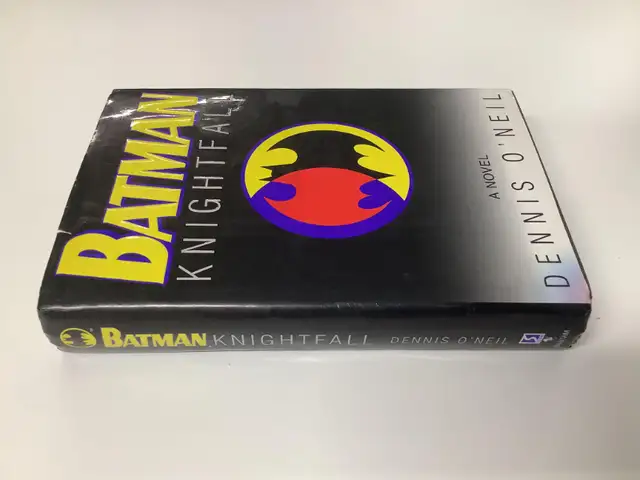 1994 Batman Knightfall Hardcover Novel in Comics & Graphic Novels in Winnipeg - Image 3