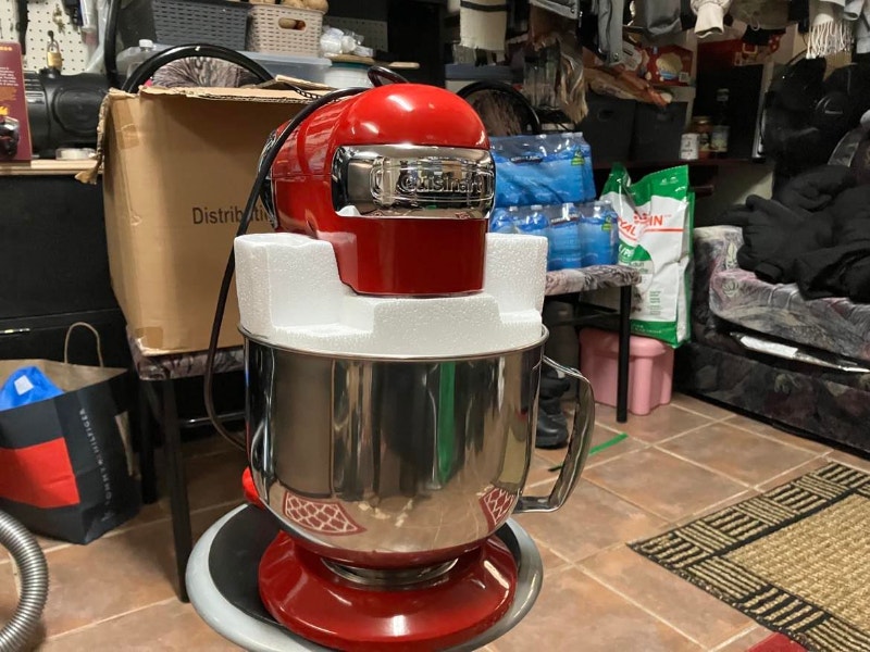 NEW UNUSED Cuisinart Stand mixer 5.2L (RED) Processors, Blenders