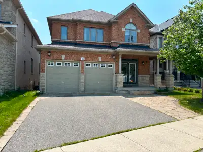 4BedRoom 2 Car Garage House for Rent in Richmond Hill