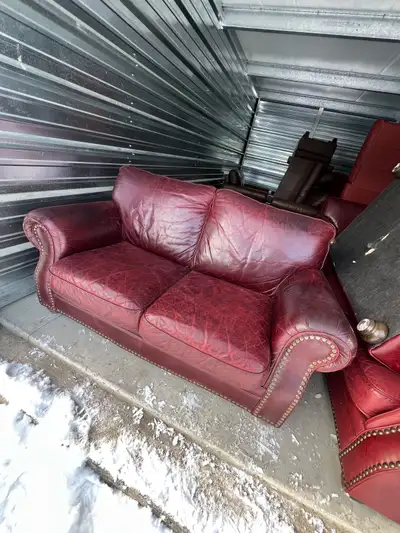 Distressed Leather Natuzzi Loveseat DELIVERY AVAILABLE, View more