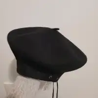 Beret hat - black (in new package)