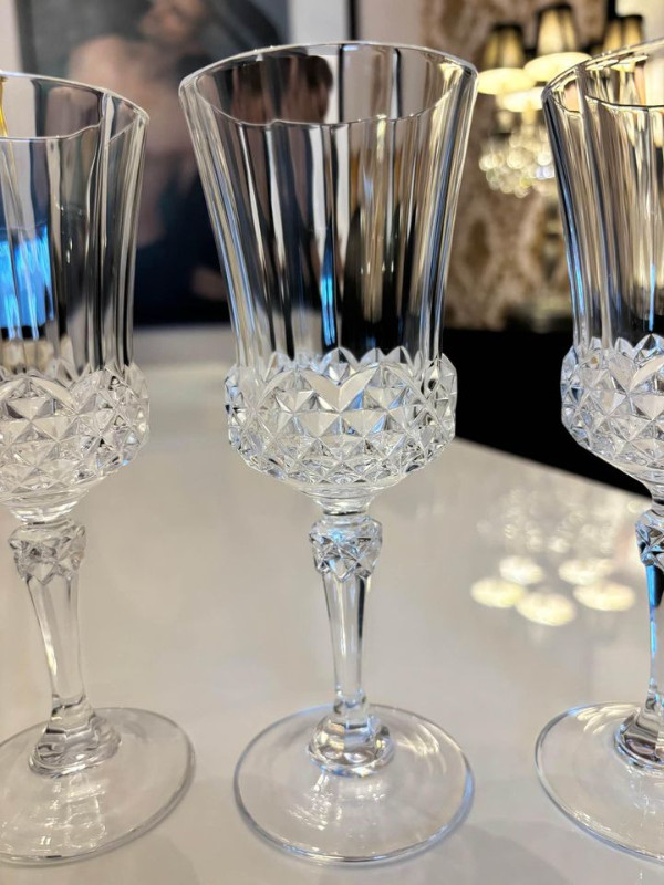 Lot de 3 coupes à vin blanc cristal d’Arques Valencay dans Autre  à Ville de Montréal - Image 2