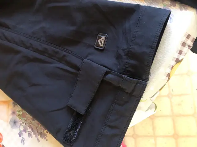 pantalon de neige Blackmoutain pour femme gr:6 comme neuf  in Women's - Tops & Outerwear in Longueuil / South Shore - Image 6