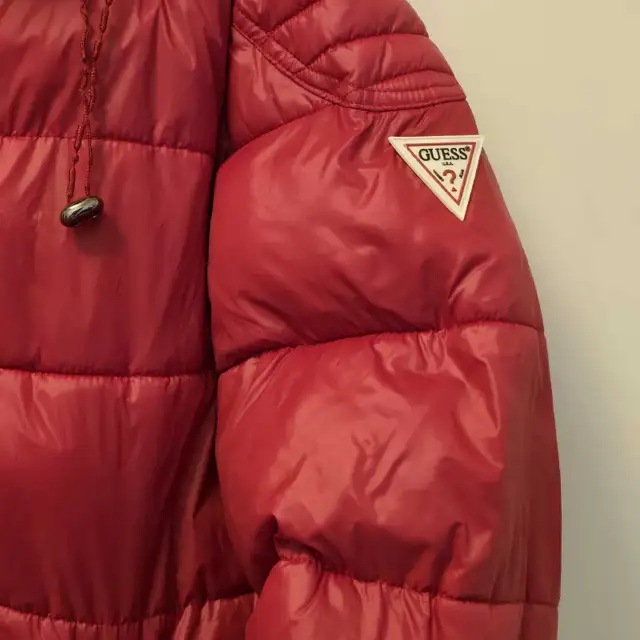 GUESS Men's Mid-Weight Puffer Jacket (Large) – Warm & Stylish! in Men's in Mississauga / Peel Region - Image 4