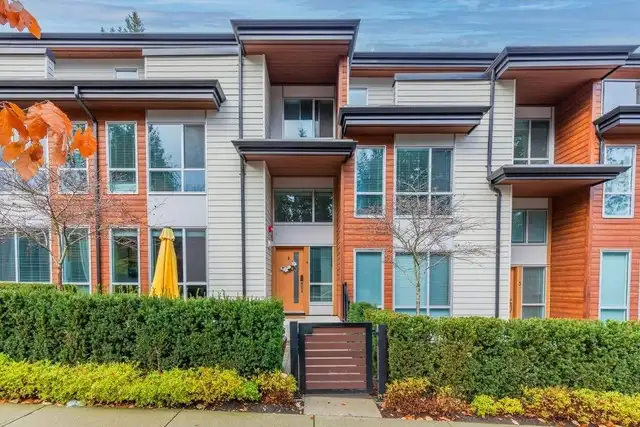 5 Bed + Den Townhome - Rooftop Hot Tub, Pool, Gym - South Surrey in Long Term Rentals in Delta/Surrey/Langley - Image 13