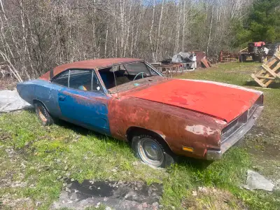 Je met en vente mon 1969 dodge charger R/T SE special edition , 440 4 vitesse ,immatriculation en ma...