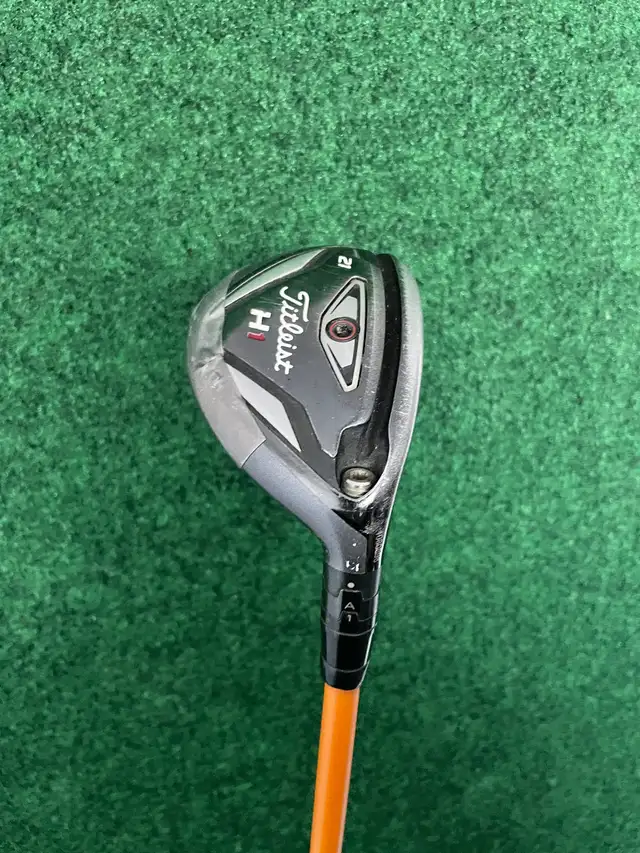 Titleist H1 Hybrid in Golf in Ottawa - Image 2