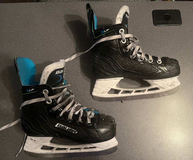 Youth Bauer X LP Hockey Skates in Hockey in London - Image 2