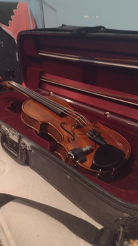 This violin has been appraised for 8500 in shop can be proved 