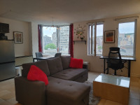 Furnished Studio/Downtown/WIFI & All Services Included!