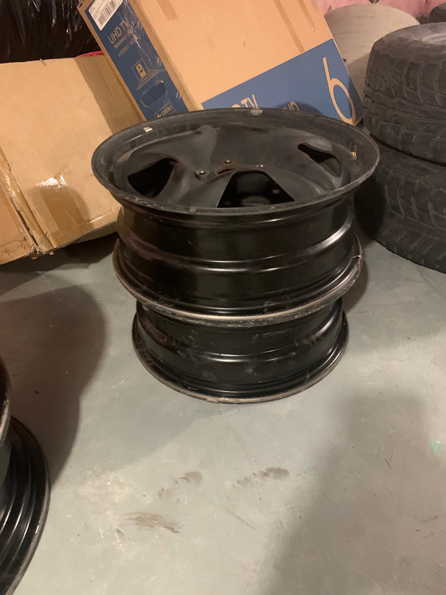 Car rim like new in Other in Mississauga / Peel Region - Image 2