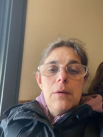 I’m 54 years old lady I have 5 years experience on clean houses,apartment and condos I charge $20.00...
