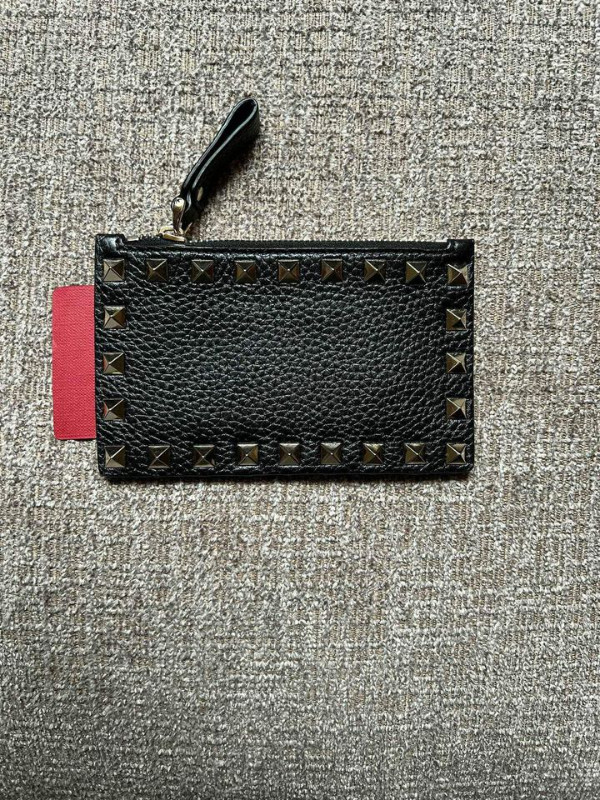 Brand New Authentic Valentino Rockstud Card Holder in Women's - Bags & Wallets in City of Toronto - Image 2