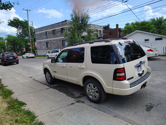 Ford Explorer V8 2007 207 000km — photo 3