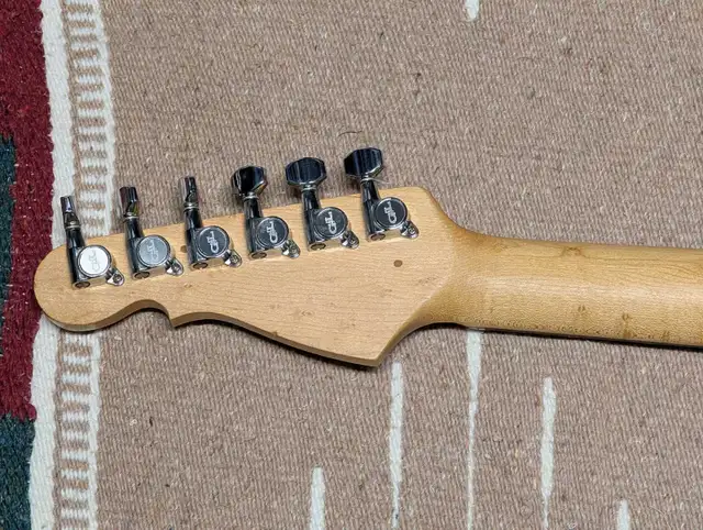 Vintage Rare 1997 G&L USA Legacy Bare Knuckle Pups & David G.Mod in Guitars in Winnipeg - Image 9