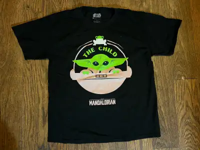 Star Wars The Mandalorian Grogu T-Shirt Size Kids XL $10. Shipping available