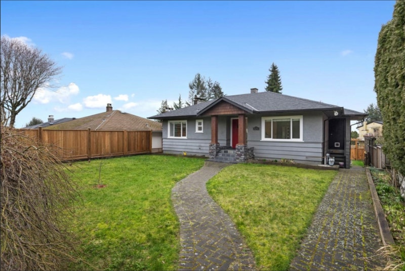 Beautiful 3 Bdrm Home in North Vancouver for Rent! Long Term Rentals