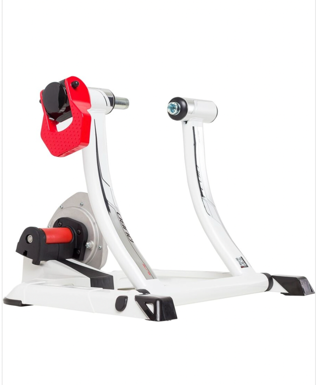 Elite Qubo Fluid Bike Trainer in Road in Ottawa - Image 2