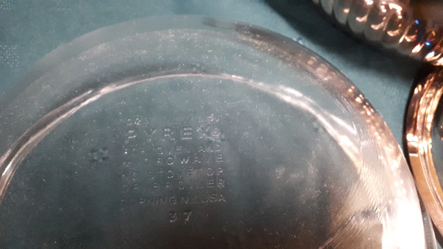 PYREX en verre AVEC plat de service dans Vaisselle et articles de cuisine  à Longueuil/Rive Sud - Image 3