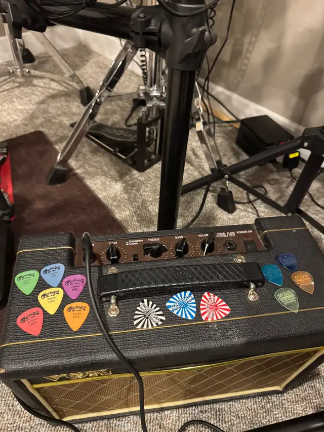 Guitar Picks in Guitars in Barrie - Image 2