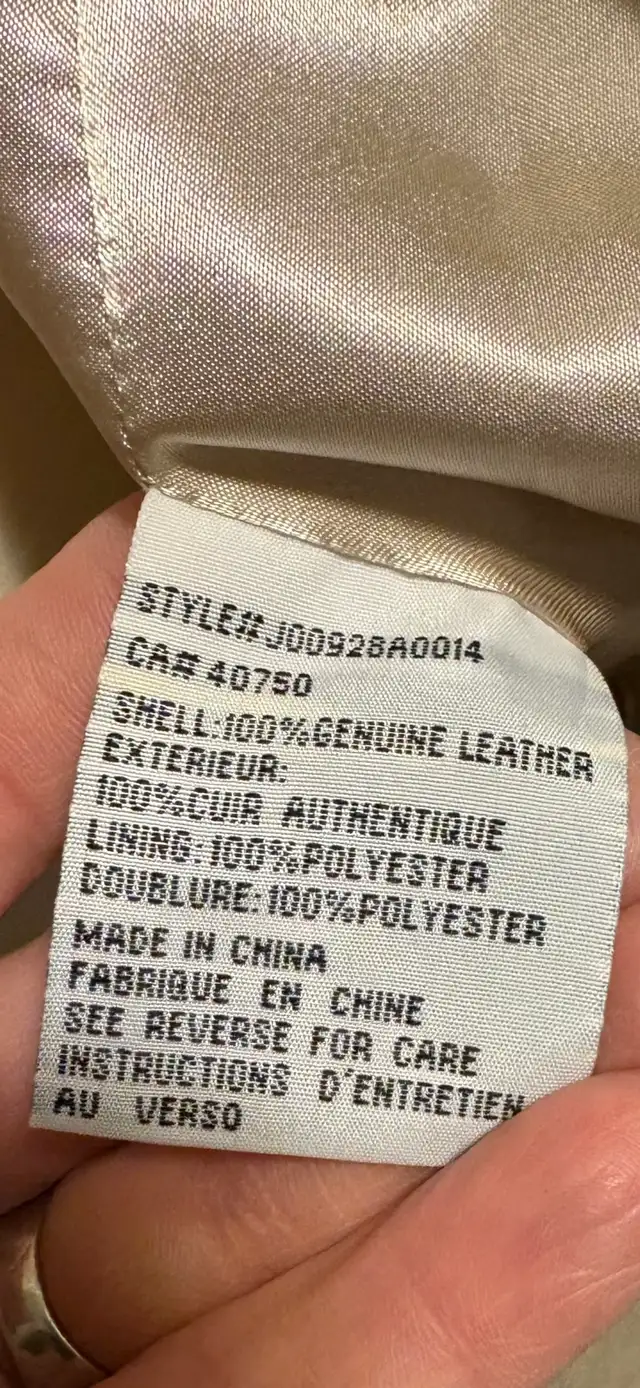 Woman’s Suede Jacket in Women's - Tops & Outerwear in Oakville / Halton Region - Image 8