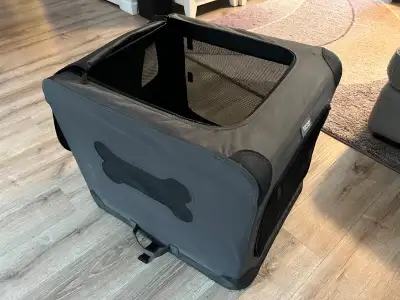 https://www.petsmart.ca/dog/crates-gates-and-containment/crates-and-kennels/top-paw-indoor-and-outdo...