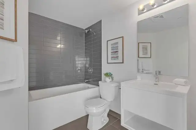3 Bedroom 2 Bathroom Corner Unit – Stunning City View in Condos for Sale in City of Toronto - Image 8