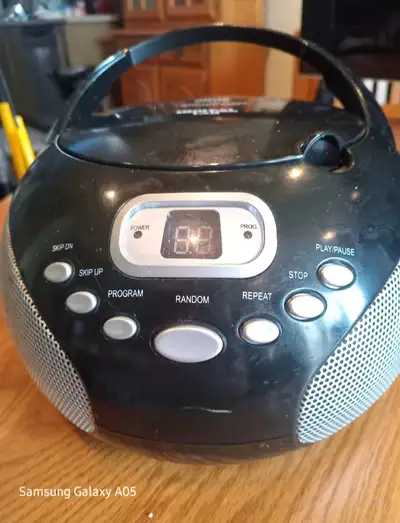 Portable CD radio with AM/FM radio, View more