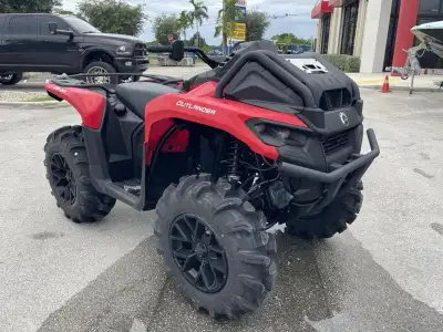 Outlander XT front bumper. Fits all G3L Can-am Outlander 500-700s. Comes with mounting hardware.