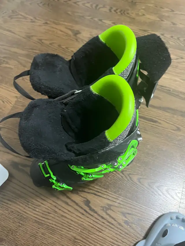 Ski boots in Ski in Markham / York Region - Image 2