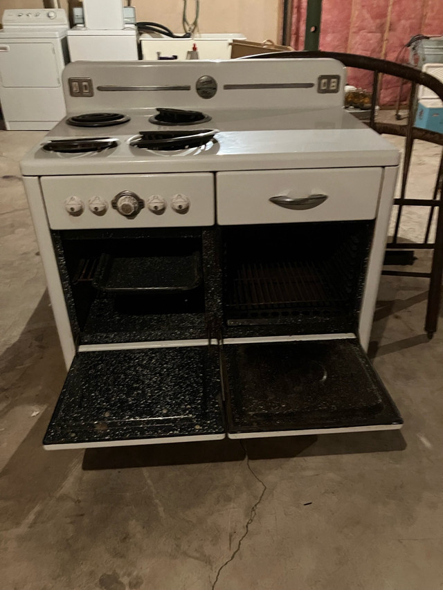 Antique vintage stove double oven.... in Stoves, Ovens & Ranges in Winnipeg - Image 4