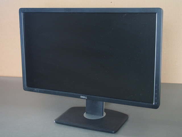 24" Dell 16:9 full HD LED monitor in Monitors in Calgary