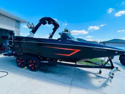 $118,000 Cad 2018 MB F22 6.2 Raptor 400-225hrs Boat mate trailer with swing away tongue Trailer is f...