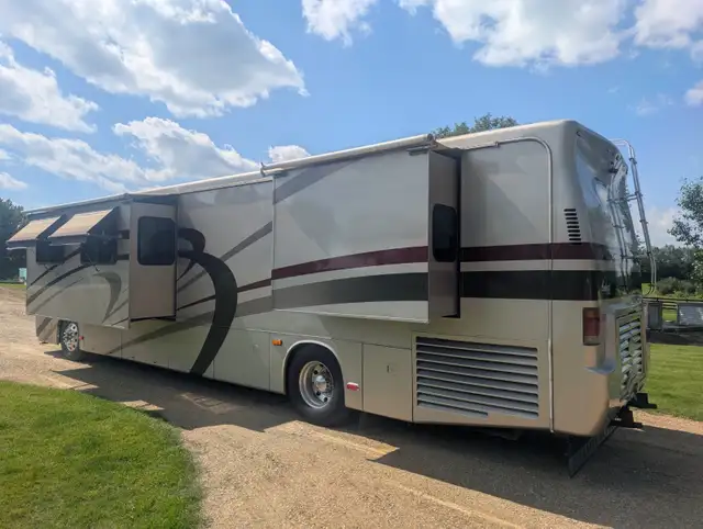 Motorhome - 2003 Spartan Travel Supreme Select in RVs & Motorhomes in Edmonton - Image 4