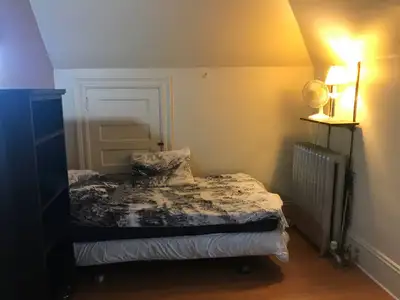 We have a room for rent for a female student or female young professional in a family-owned house st...