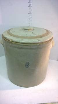 Antique   Stoneware  5 Gallon Crock with cover