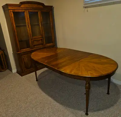 China Cabinet and Table/Chairs $400. Delivery Available, View more