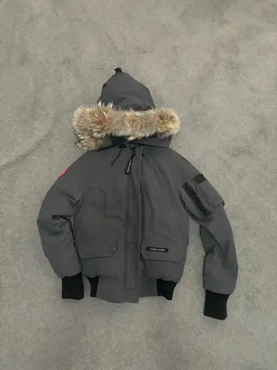 Canada Goose Women Winter Coat - Graphite, Size 2XS Size: 2XS Colour: Graphite Excellent used condit...
