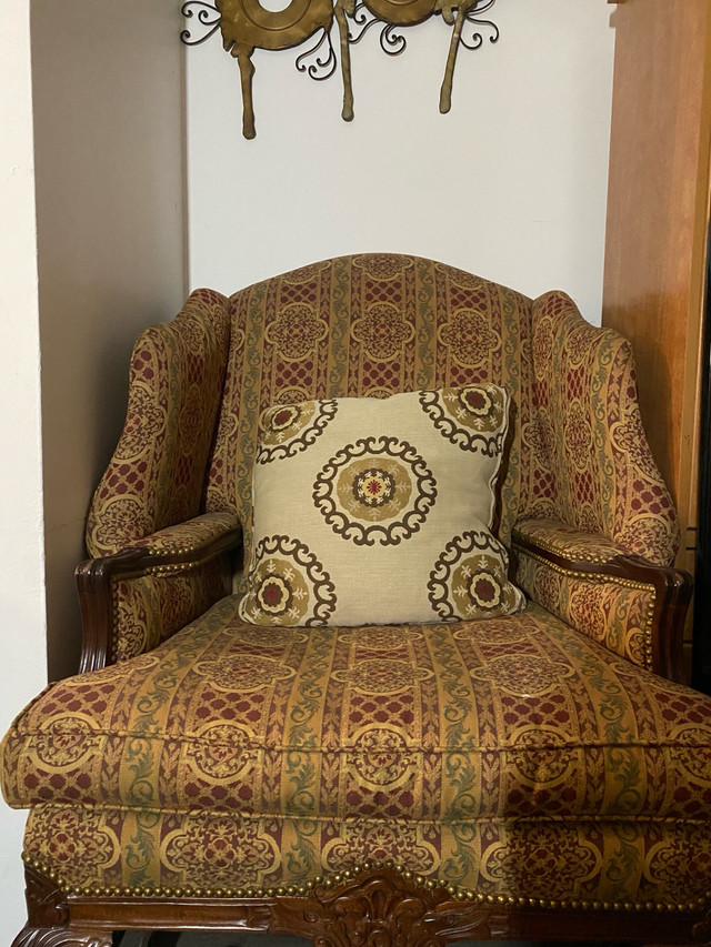 Fauteuil antique / antique armchair dans Chaises, Fauteuils inclinables  à Longueuil/Rive Sud - Image 2