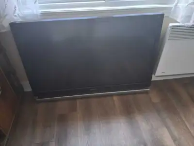 Sony Bravia 42", View more